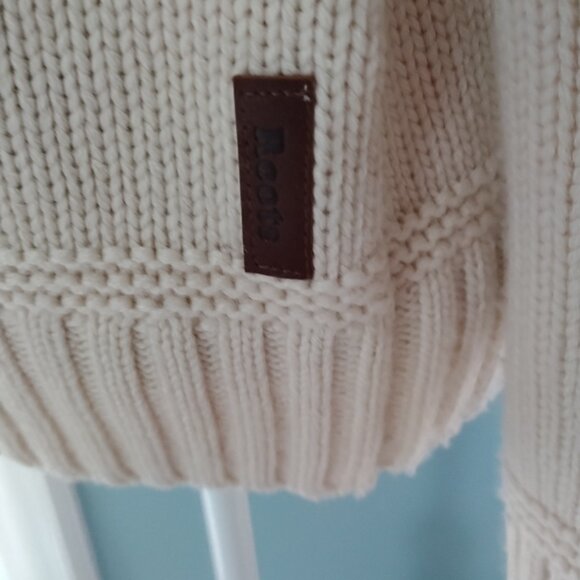 ROOTS Wool/Cashmere Blend Turtleneck Sweater - Picture 6 of 10